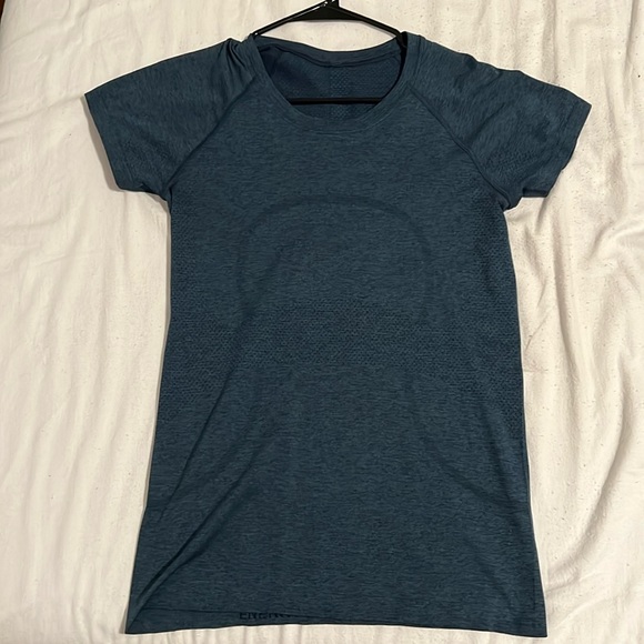 Swiftly Tech Short-Sleeve Shirt 2.0 Hip Length - Picture 1 of 2